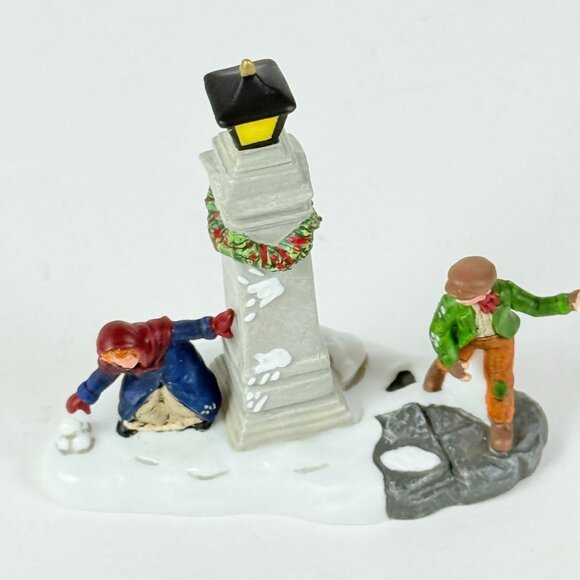 Holiday Village Figurine Snowball Fight Kids Lamp Post Christmas Scene - Picture 6 of 9